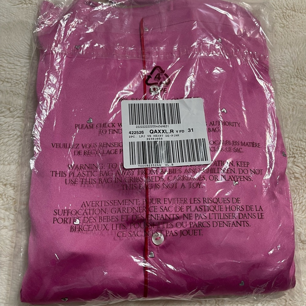 NEW X-LARGE VICTORIA'S SECRET Glazed Satin Dew Drop Heart Pajama Set - Picture 7 of 7